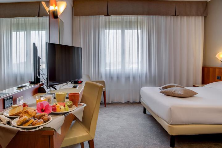 Room amenity