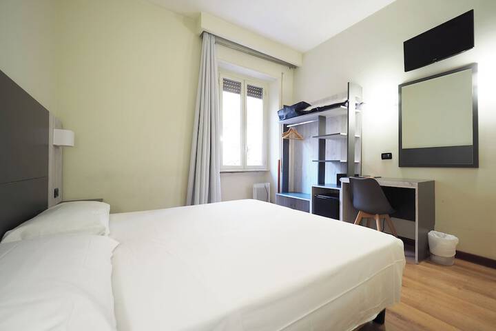 Room 35 of 114