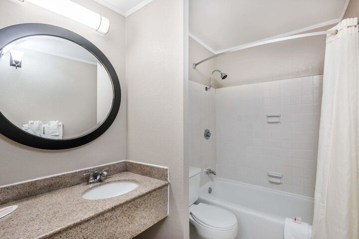 2 Double Beds Accessible Room (12 of 16)