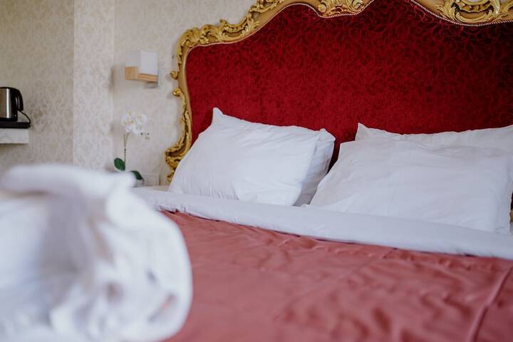 Room 32 of 120