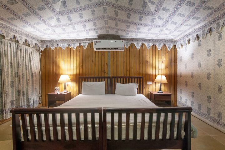 Room 3 of 38