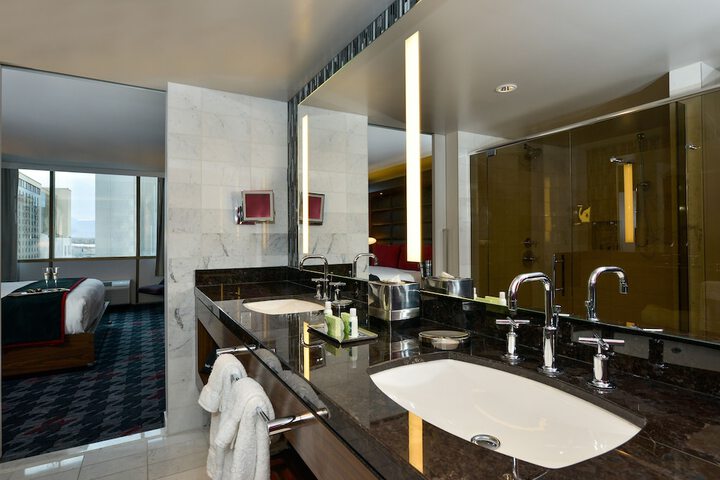 Bathroom sink