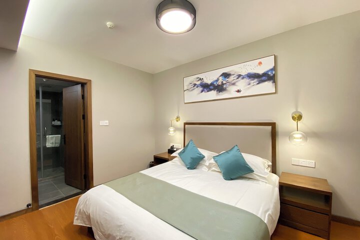 Room 32 of 118