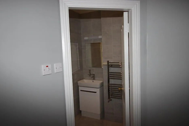 Room 9 of 10