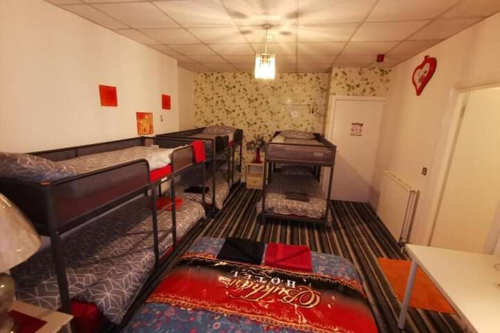 Room 7 of 35