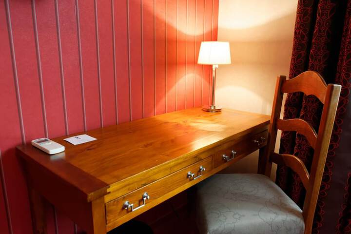 Room 8 of 36