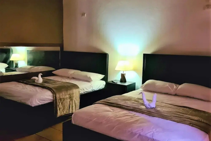 Room 2 of 17