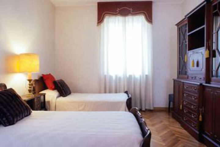 Room 6 of 22