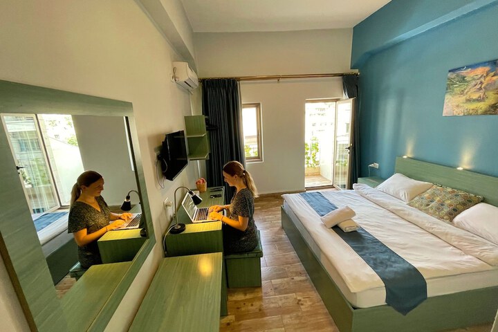 Room 19 of 114