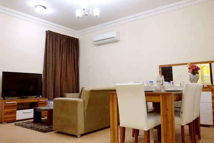 Room 6 of 14