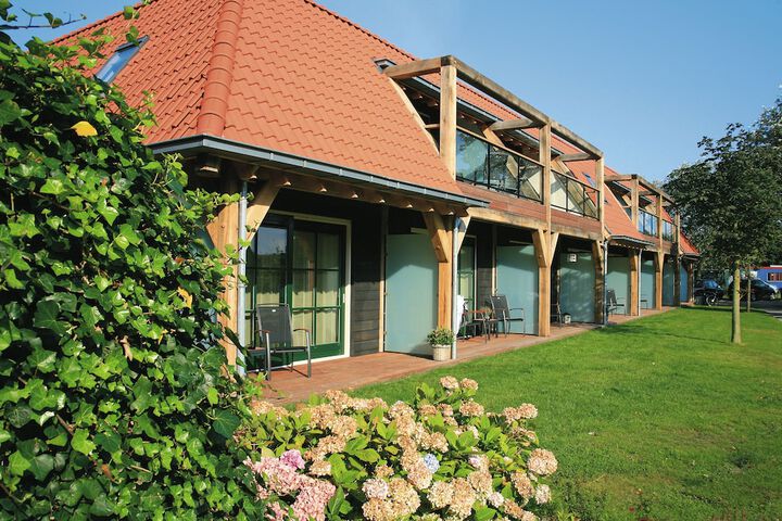 Hotel Exterior 45 of 47