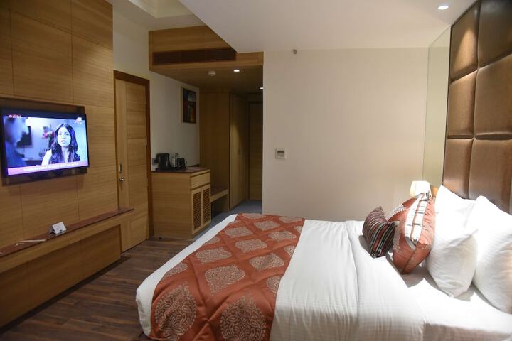 Room 12 of 105