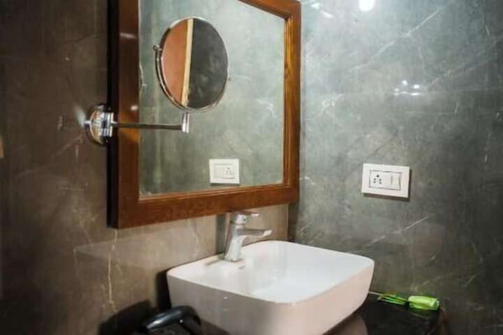 Room 45 of 104