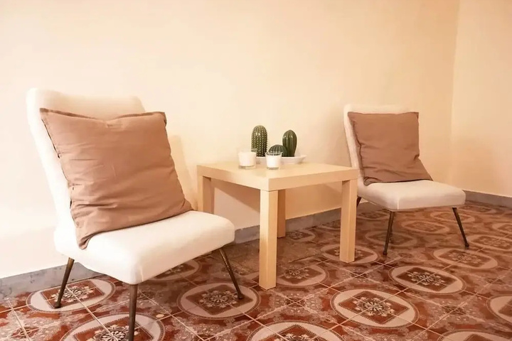 Room 8 of 15