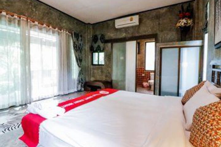 Room 11 of 28