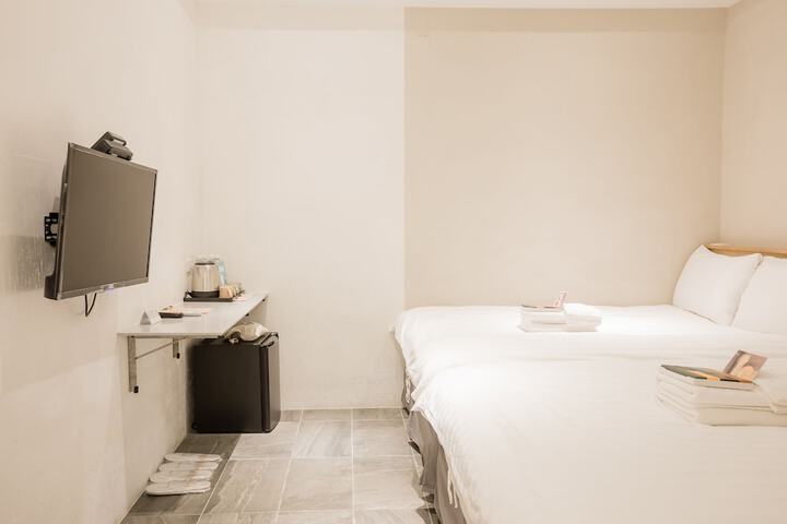 Room 34 of 99