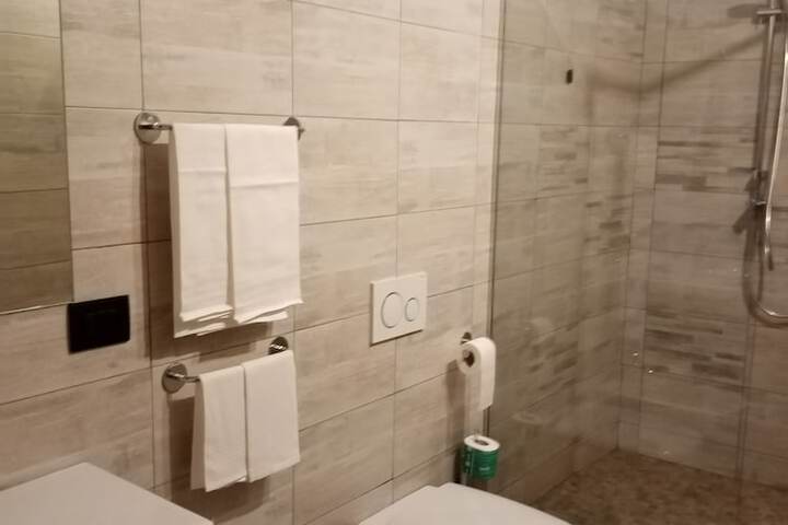 Room 50 of 94