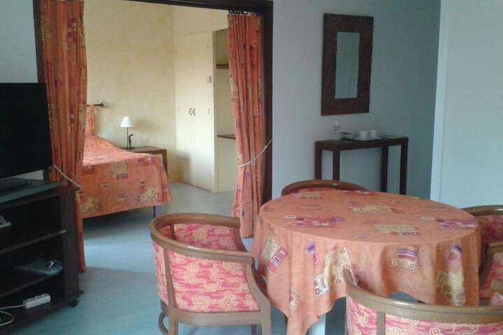 Room 9 of 47