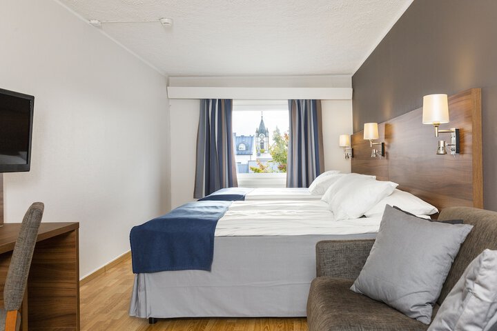 Room 10 of 61