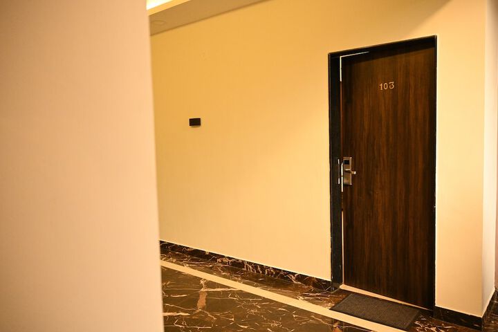 Room 20 of 99