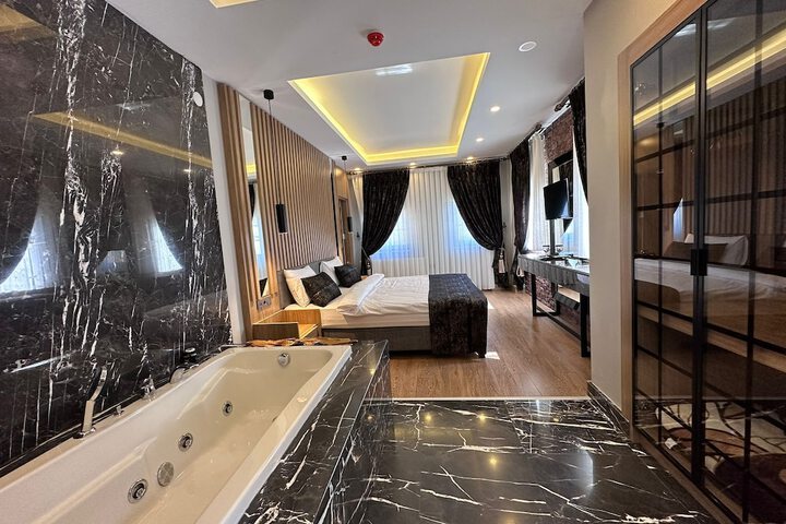 Room 17 of 72