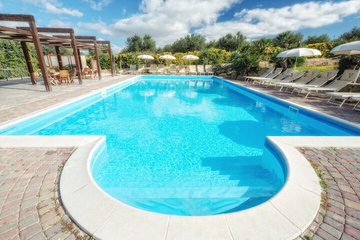 Pool 38 of 70