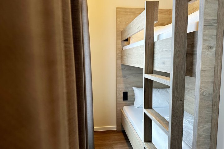 Room 11 of 22