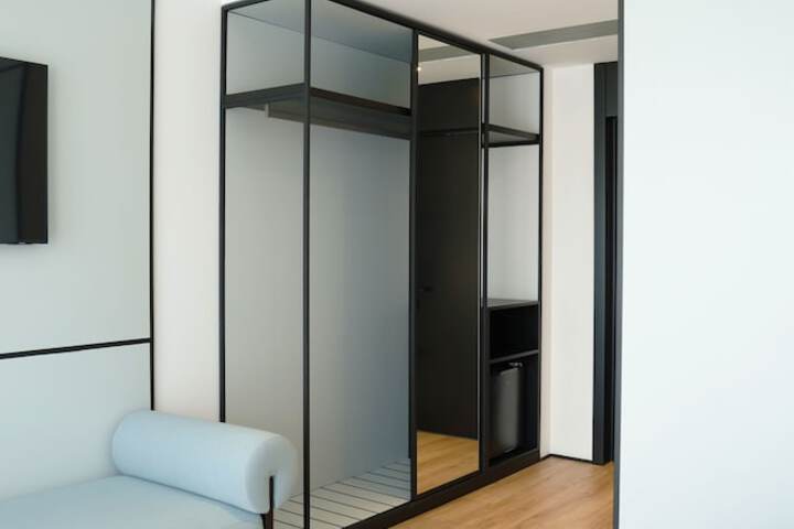 Room 5 of 44