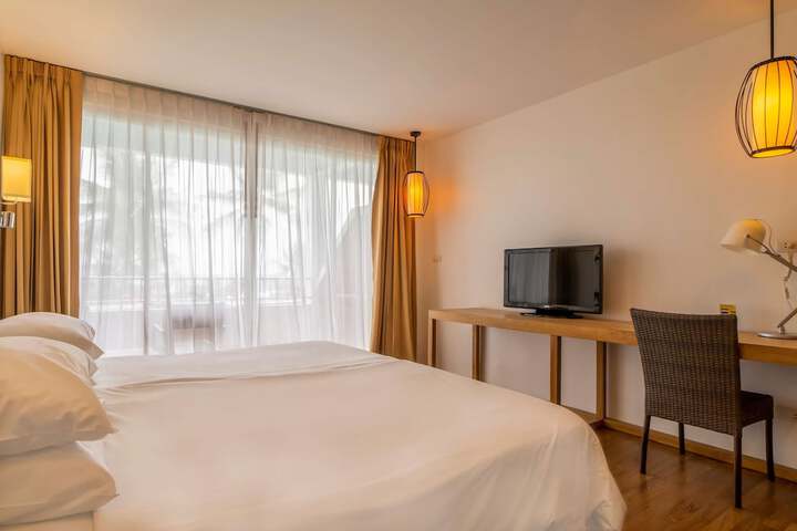 Room 35 of 118