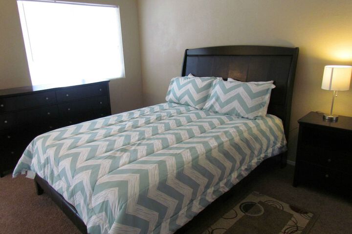 Room 5 of 11