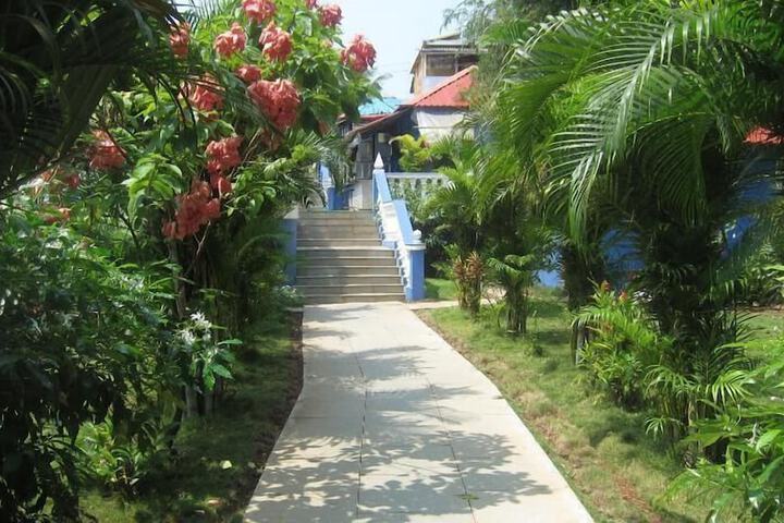 Hotel Exterior 51 of 67