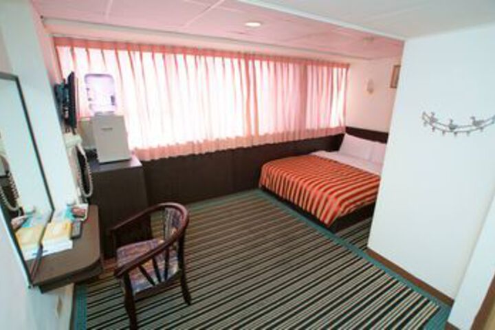 Room 44 of 63