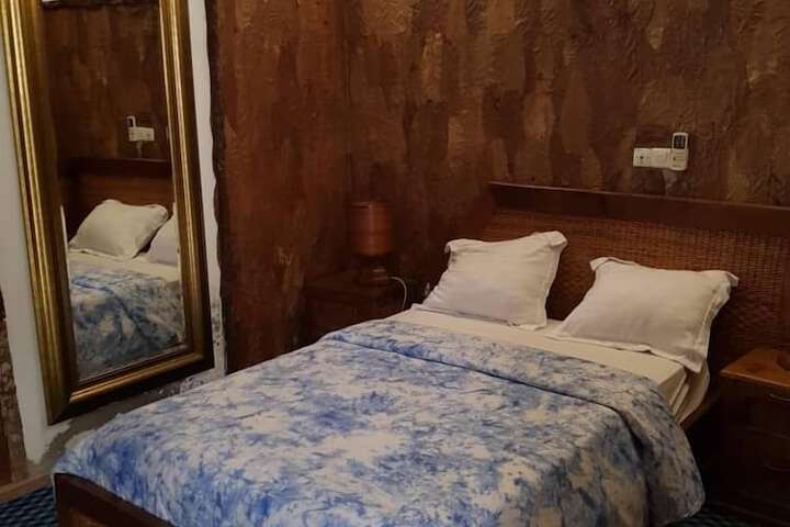 Room 17 of 24