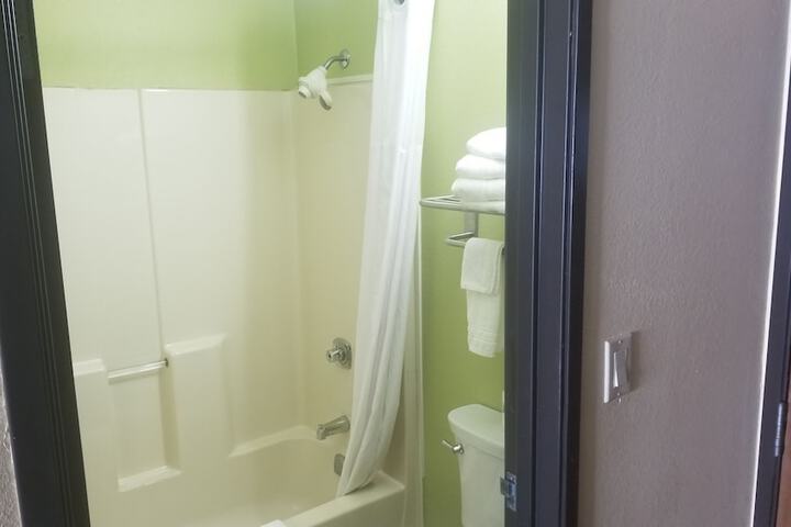 Room 18 of 27