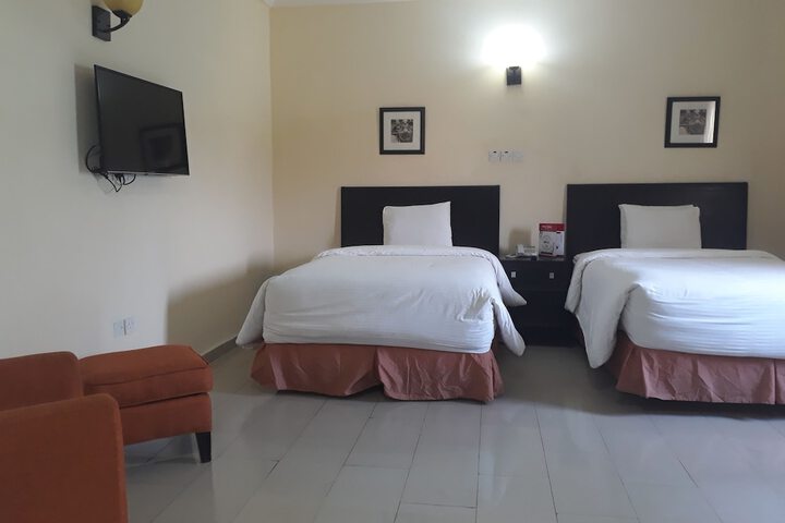 Room 6 of 62