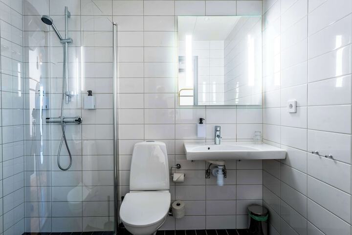 Room 42 of 71