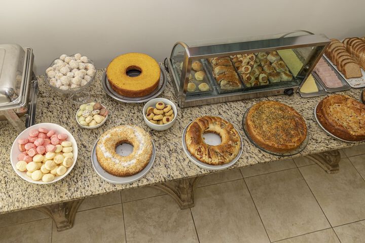 Dining 36 of 49