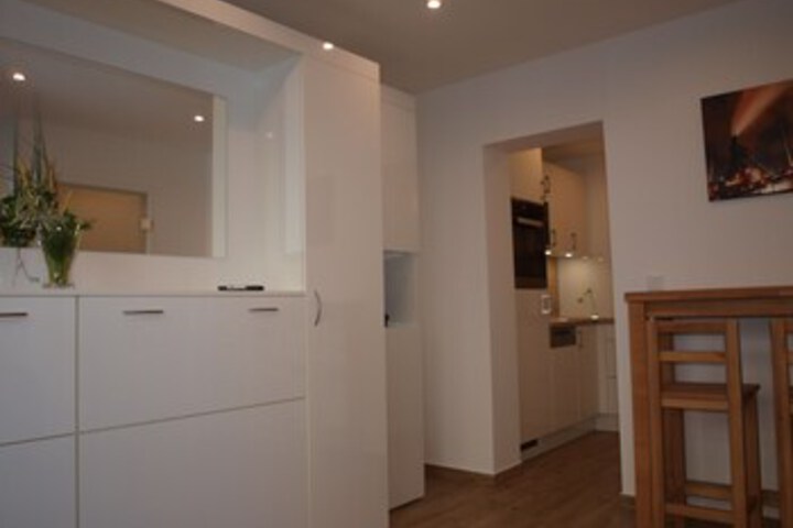 Room 8 of 10