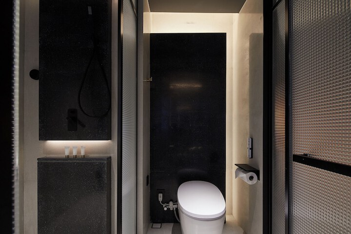 Room 26 of 38