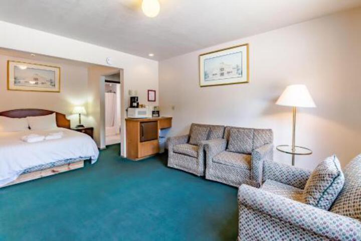 Bavarian Bungalow Escape D in Leavenworth, WA