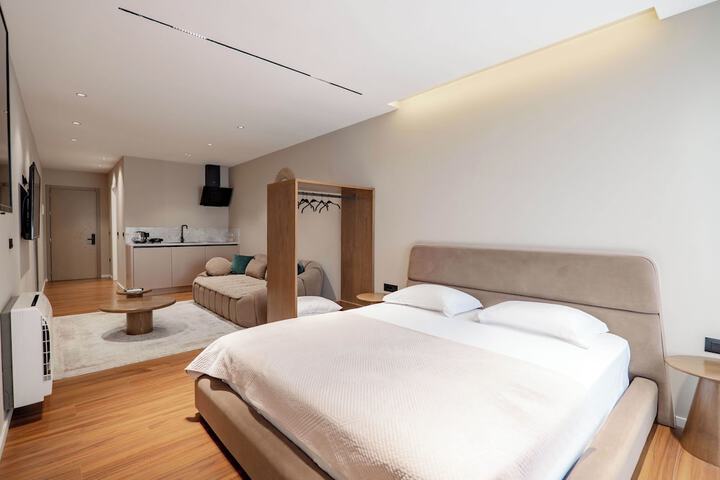 Room 32 of 132
