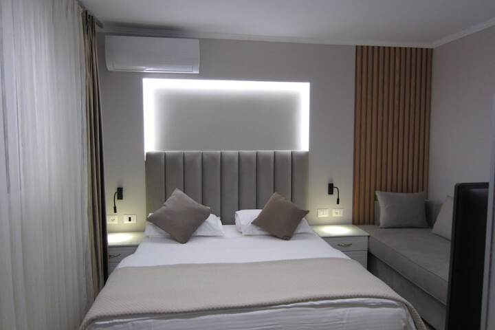 Room 48 of 74