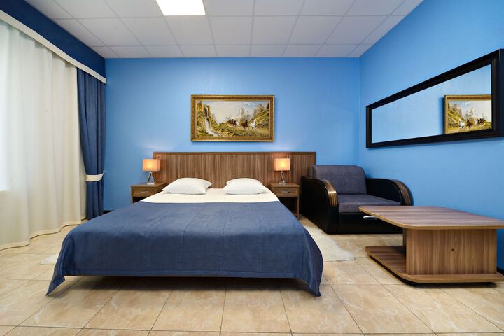 Room 4 of 20