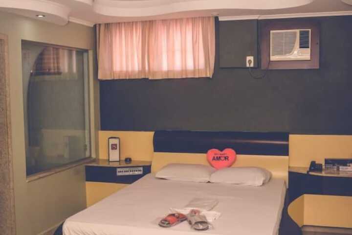 Room 17 of 62