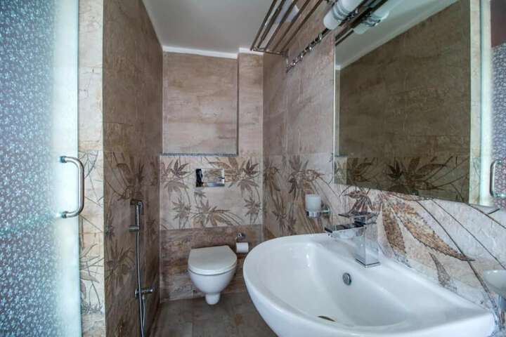 Room 14 of 21