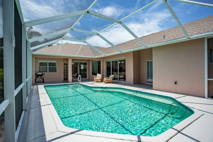Pool 12 of 21