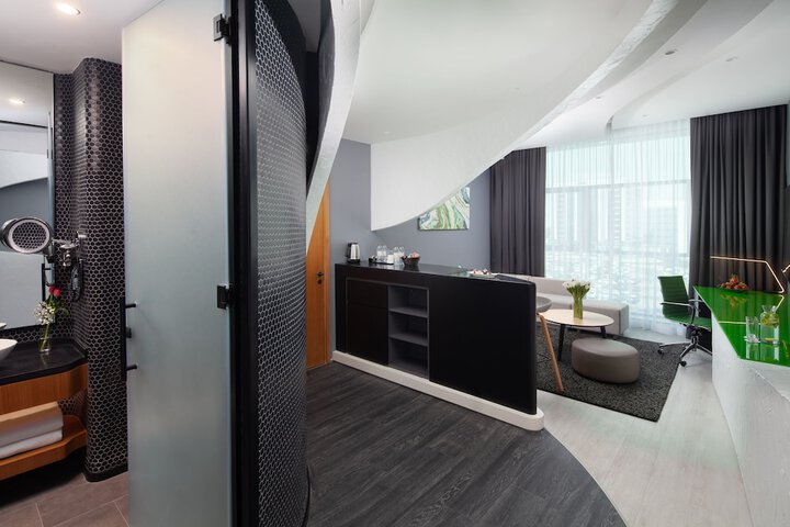 Room 15 of 46