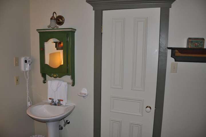 Room 11 of 31