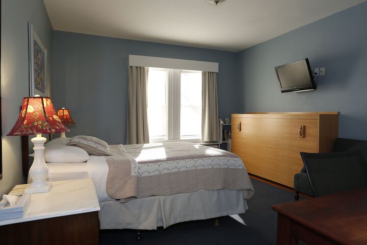 Room 4 of 38