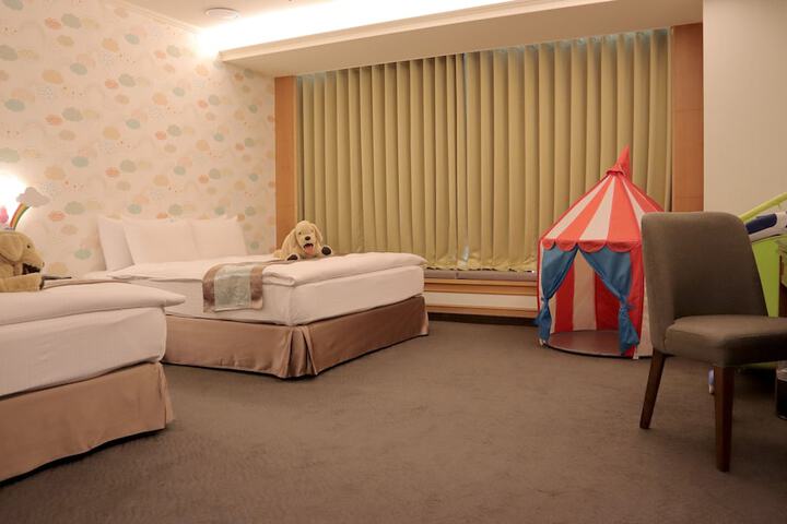 Room 46 of 79
